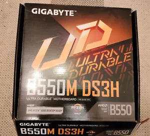 Gigabyte B550M DS3H  - Carte mère Micro ATX Socket AM4 AMD B550 - NEUF